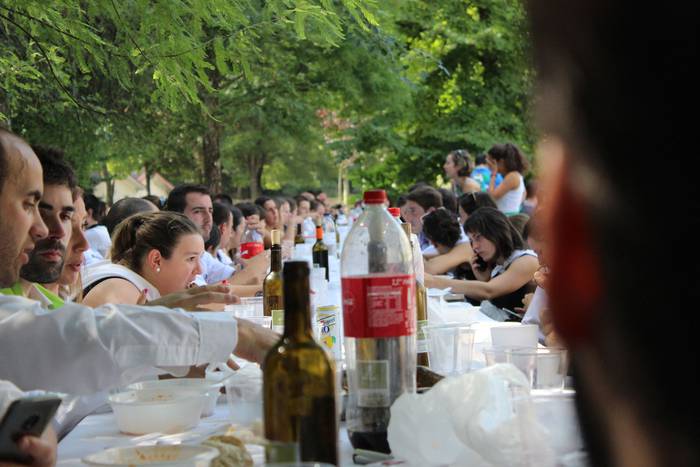 Sokatik tiraka itzuli dira j 57 1503500762456