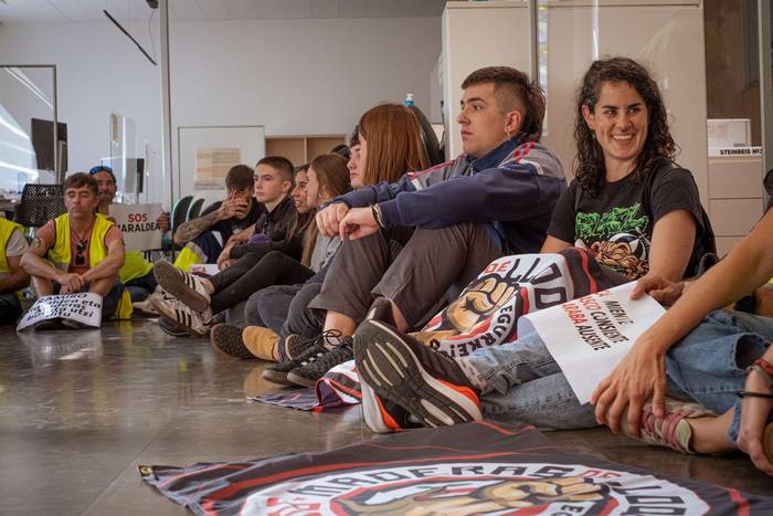 Aldundiaren bulegoak okupatu 20 1760702722222