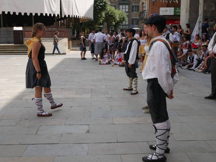 Ehunka lagun bildu dira Bera 146 1661377972456