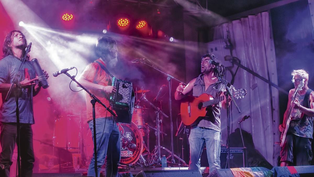 Palestinaren aldeko aldarria zabaldu dute Radio Revolucionen abesti berriarekin