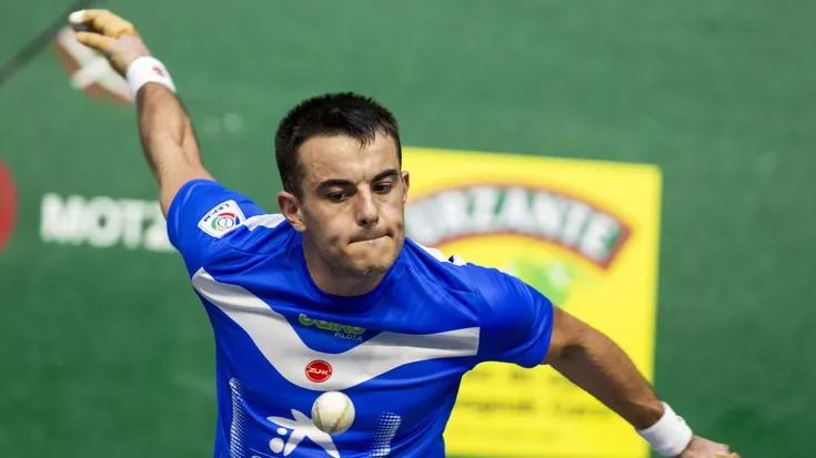 Iker Larrazabalek partida irauli du eta 22-20 gailendu da Dario Gomezen aurka