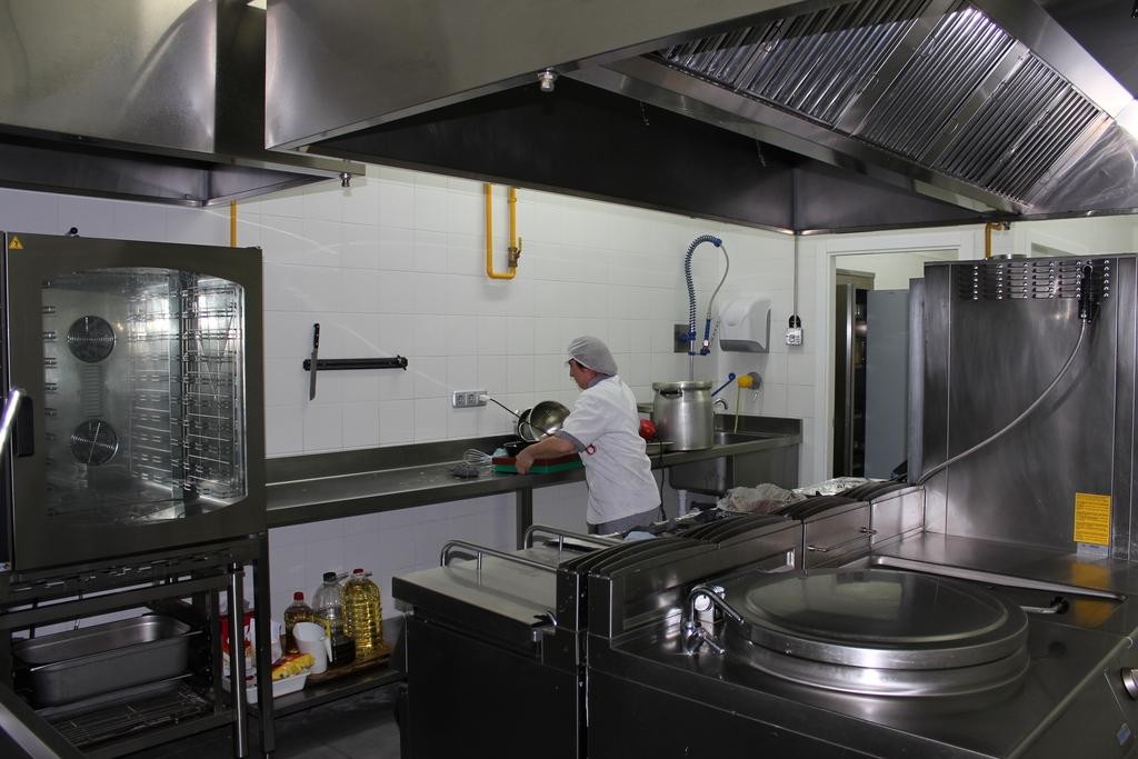 Produktu ekologikoak nagusi Adinekoen egoitzan
