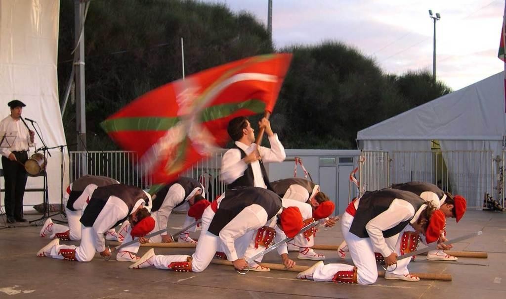 Iratxo Dantza Taldeak ikasturte berria hasiko du