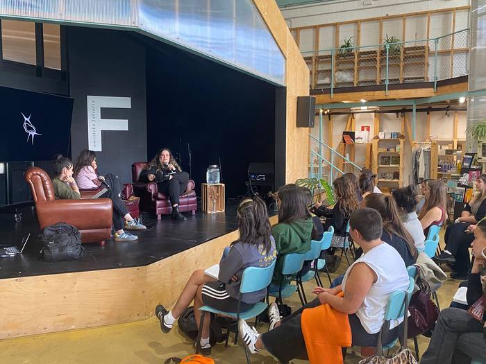 Hausnarketa eta ahizpatasuna 8 1757923146728