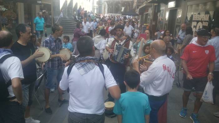 Castellersek, bertsolariek,  1 1503688272891