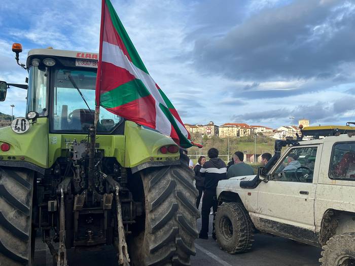 "Traktorada" egin dute Artzi 13 1768766467887