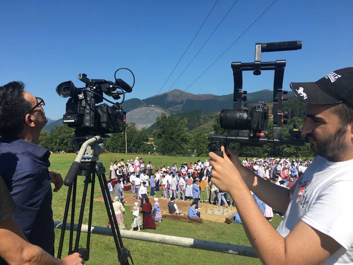 300 lagunek hartu dute parte 13 1506237947244