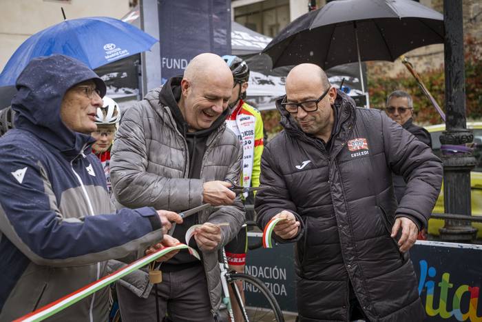 Artziniegako kale estuetan l 8 1773517241716