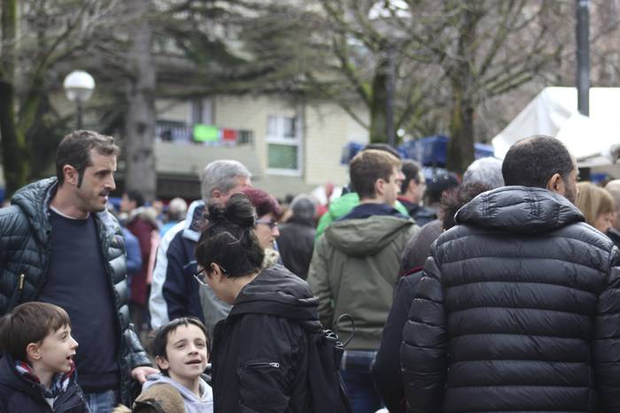 Ehunka ekoizlek eta bisitari 86 1516542467009