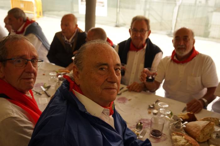 Ehunka kofrade bildu dira el 69 1756714122095