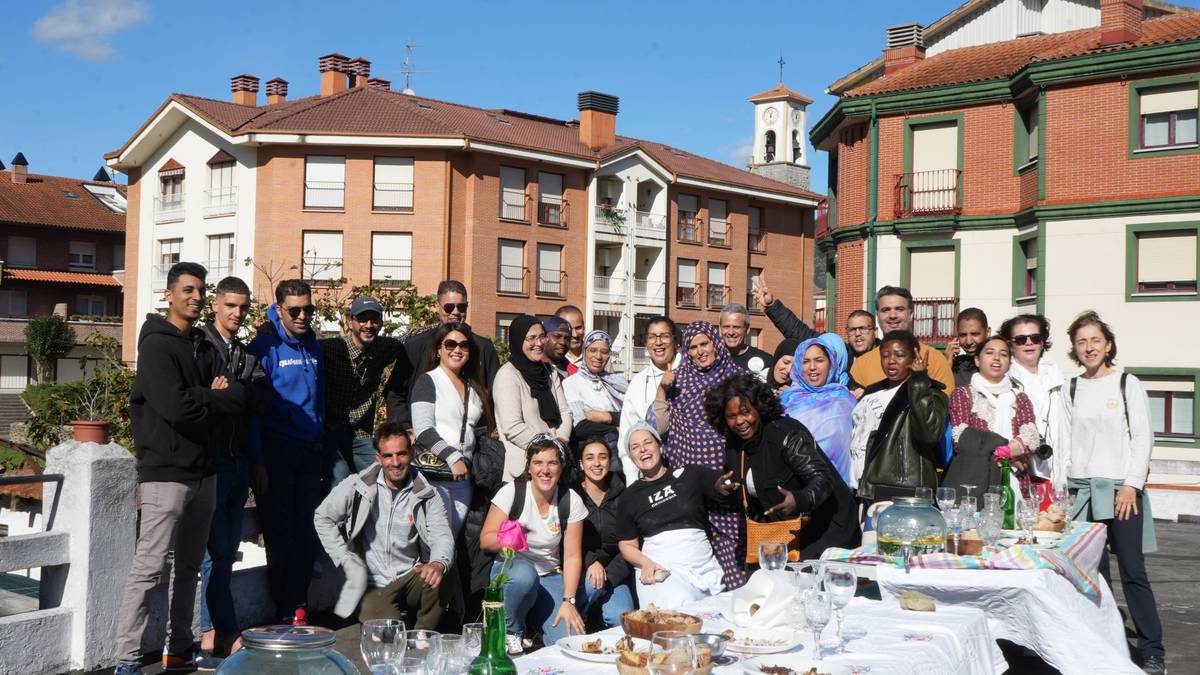 55 lagun bildu zituen bigarren "Kulturartekotasun txangoak", Aiaraldea eta ekoizle emakumeak ezagutaraztea helburu