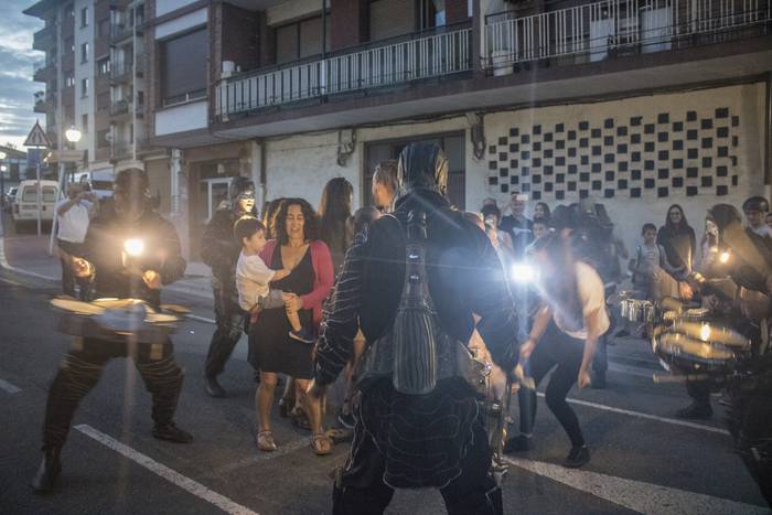 Deabru Beltzak taldeak gaua  10 1501492249494