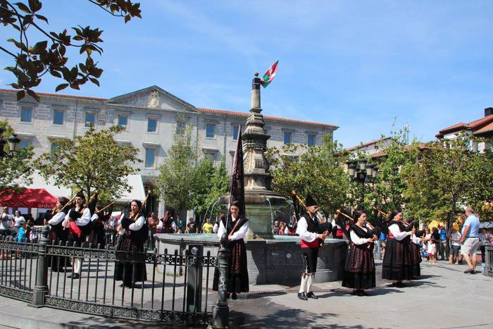 Folk doinuak eta marmitako t 50 1504428874635