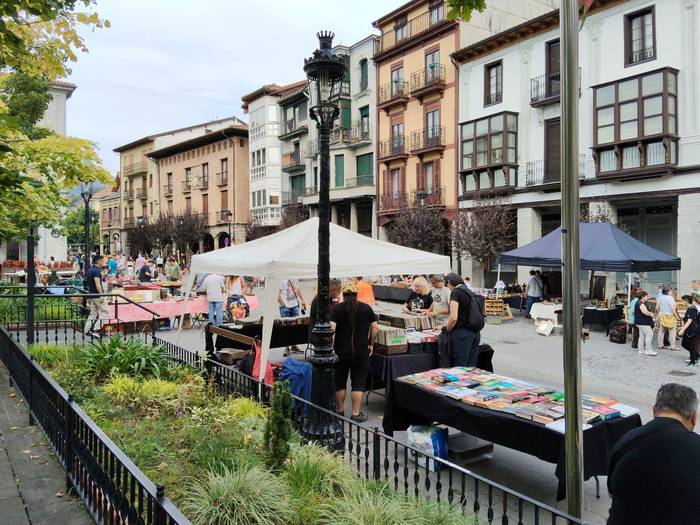 Antzinako objektuz eta bildu 30 1758390862974