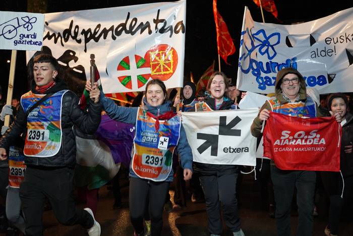 Aldarrikapenez eta pirotekni 168 1774615651399