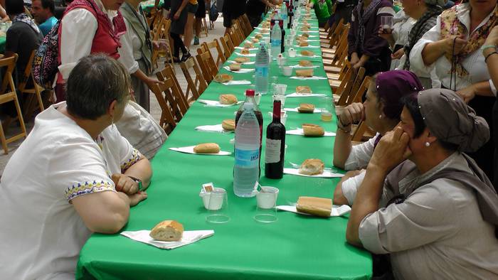 Dantza taldeak taldeak izan  93 1496053868576