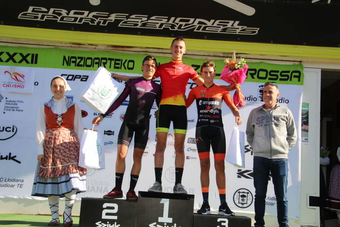 Jendetza erakarri zuen Laudi 108 1572181437039