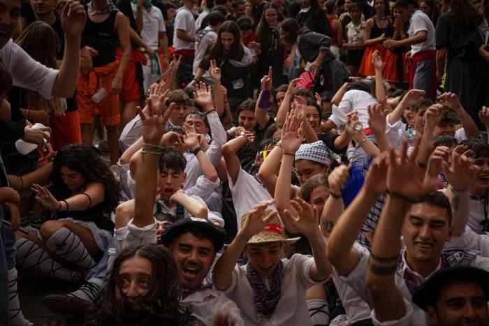 Lehertu da festa-giroa Amurr 81 1755025765977