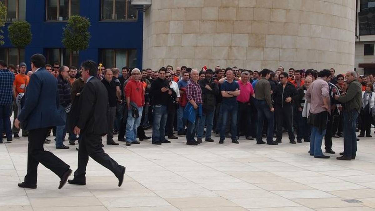 Tubos Reunidos ikertzen ari da Auzitegi Nazionala Leire Diezi ordainketak egiteagatik, SEPIko 112 milioi euroko mailegua lortzeko