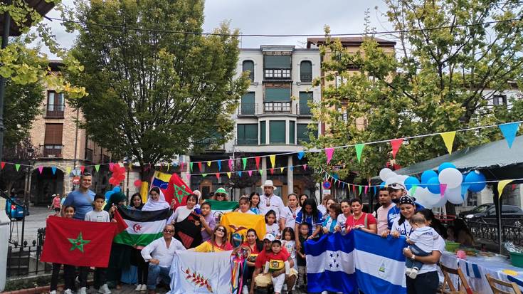 Urduñako kultura aniztasuna atera zuten plazara larunbatean