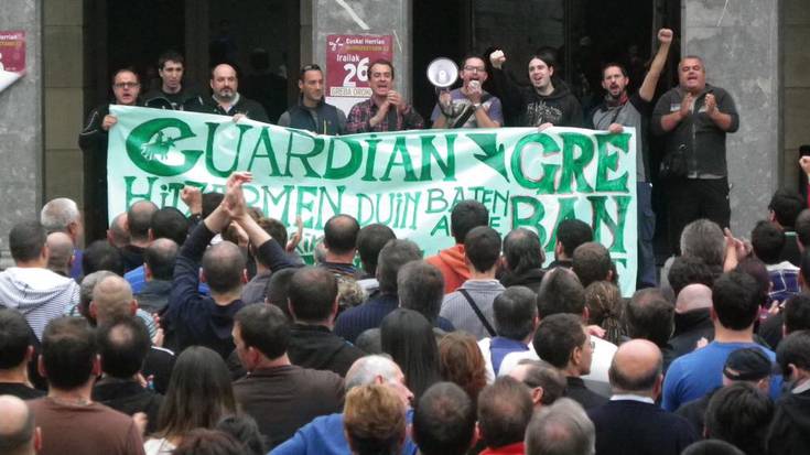 Guardian enpresako langileek egindako manifestazioa