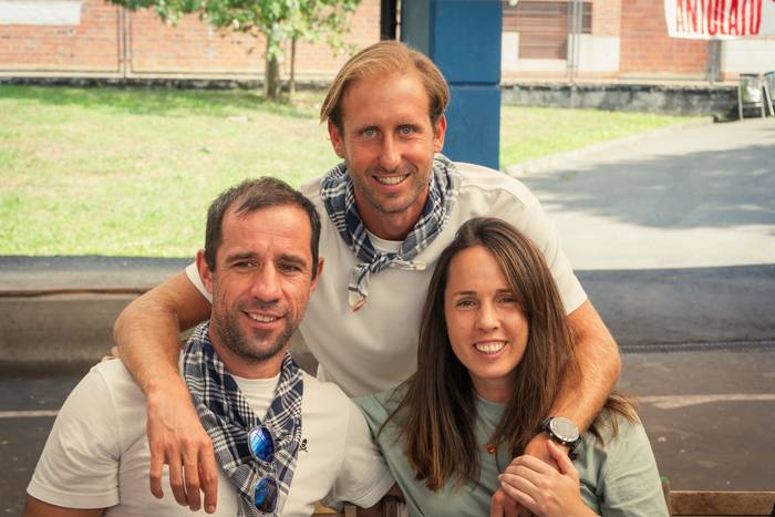 Ehunka lagun bildu dituzte j 86 1757018561991