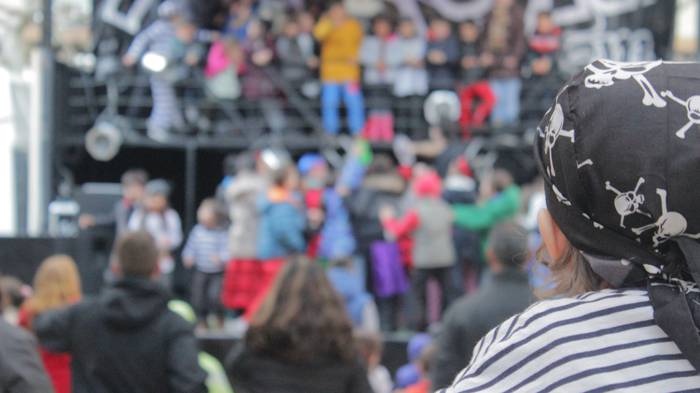 Suak agurtu zituen Aratustea 8 1488368737444