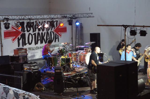 Euskal Preso Politikoen esku 49 1493720067929