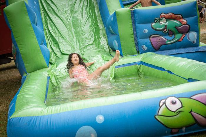 Haur eta nagusiak izan dira  53 1755092651760