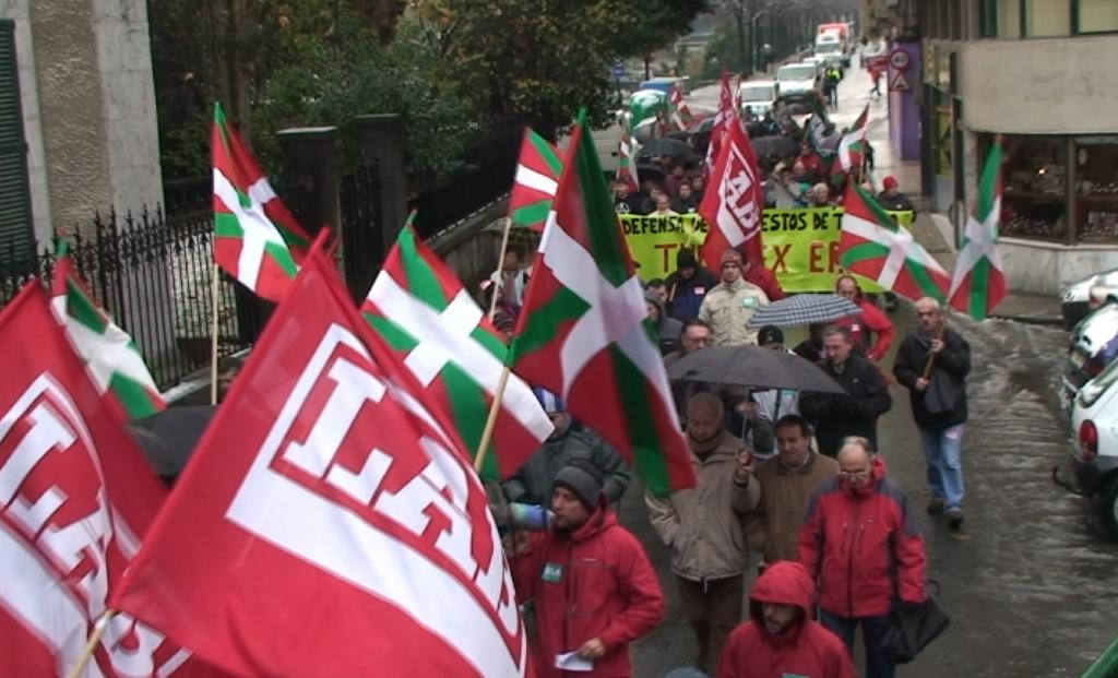 Maiatzaren lehenean, “eredu berri baten alde” kalera ateratzeko deia