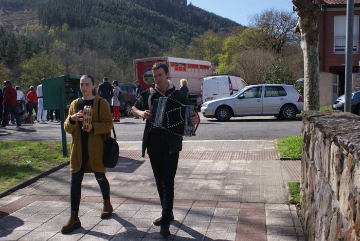 Baserri azoka ospatu dute Ok 37 1679904140646