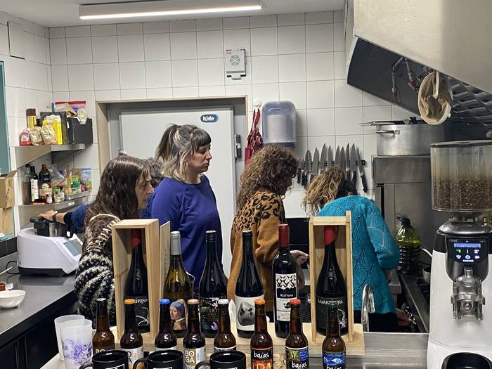 43 lagun jaso ditu "Elikadur 16 1776332282466