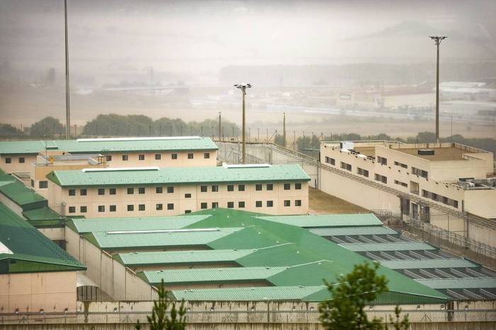 Atzo Zaballako espetxean hilik agertutako gaztea laudioarra zen eta familiak salatu du ez duela informaziorik jaso