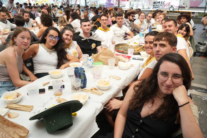 Paella txapelketarekin ekin  25 1755462982504