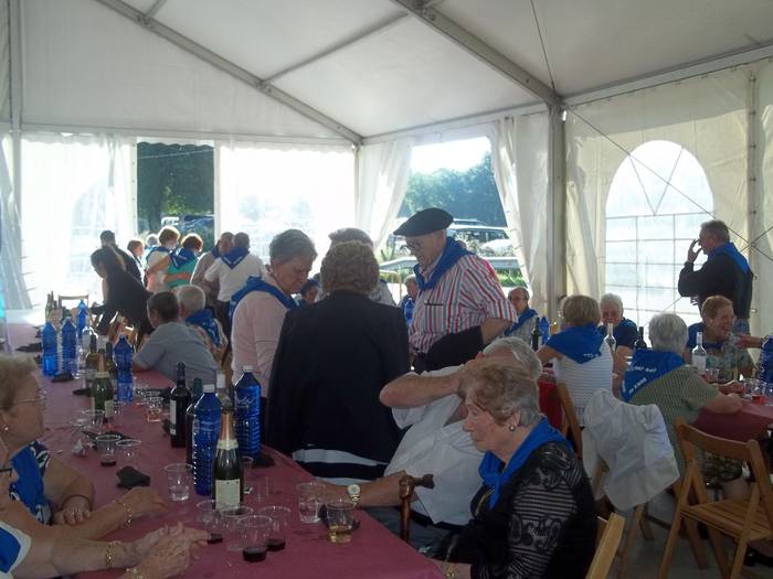 Auzokide ugarik hartu zuten  11 1506366247923