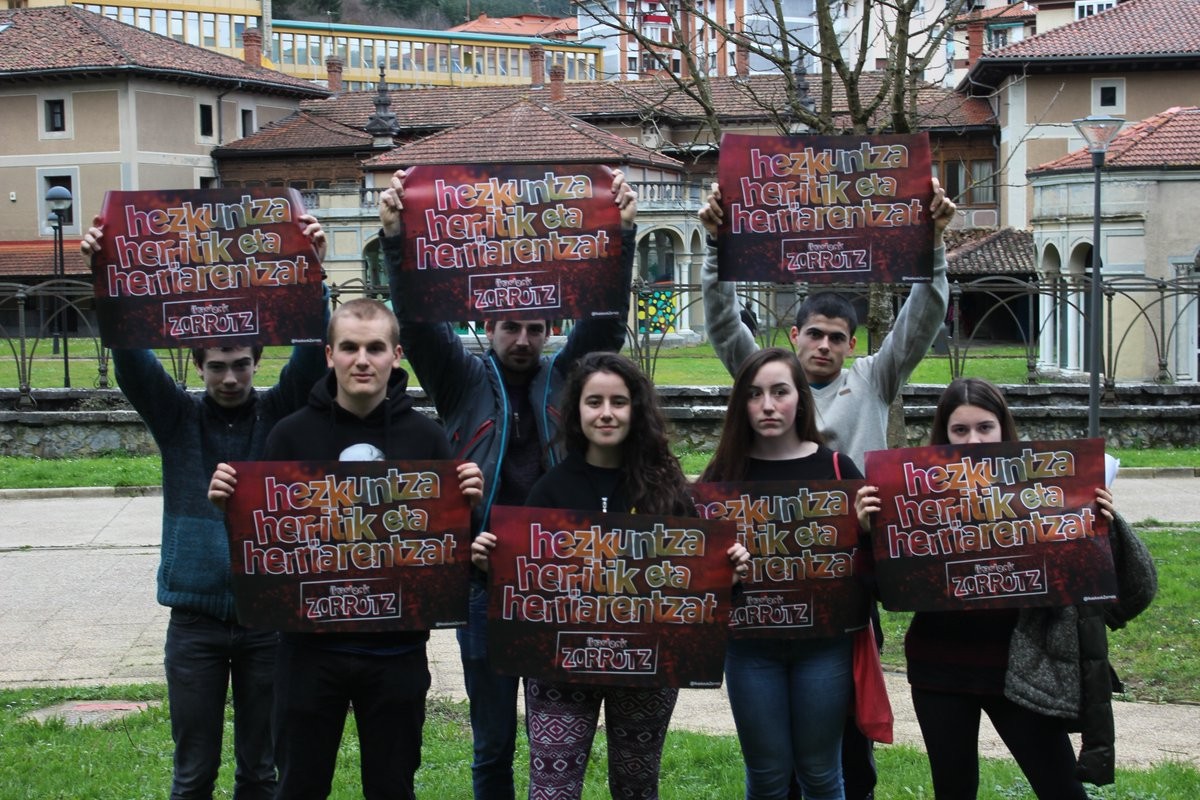 Eskualdeko hainbat ikasle batu dira “Ikasleok zorrotz!” dinamikara