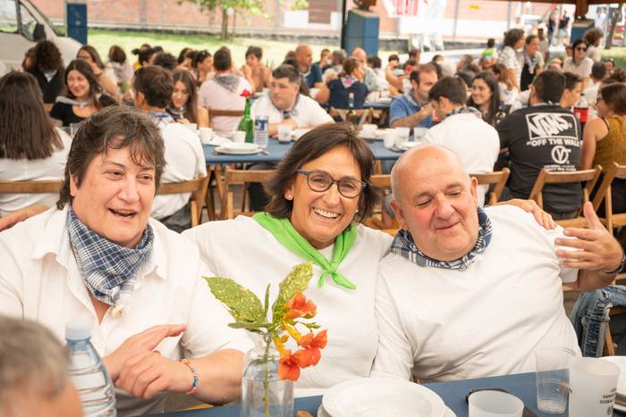 Ehunka lagun bildu dituzte j 30 1757018399020