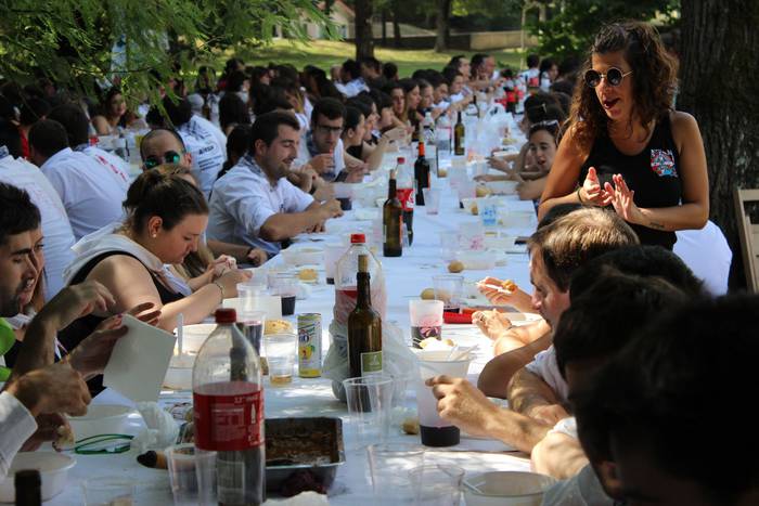 Sokatik tiraka itzuli dira j 55 1503500738382