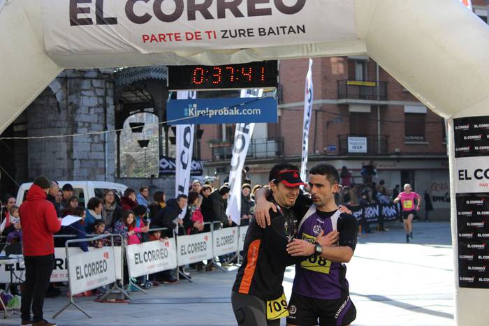 300 korrikalari baino gehiag 60 1517150201834