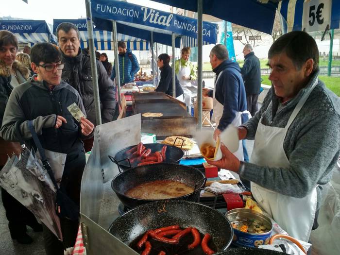 Gabonetako elkartasun azokak 19 1513599242561