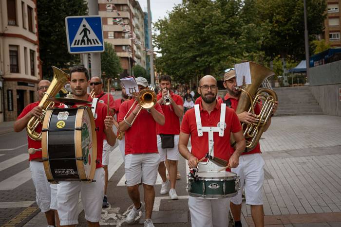 Haur eta nagusiak izan dira  11 1755092494936