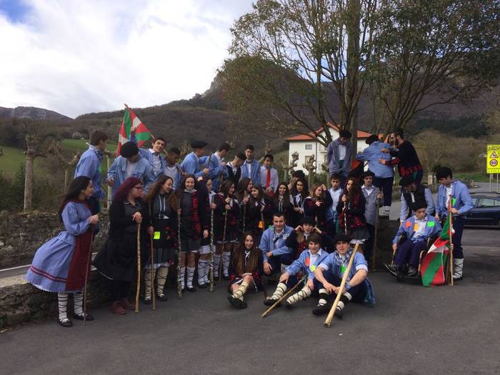 Kintoek herrigunea hartu zut 3 1488830947038