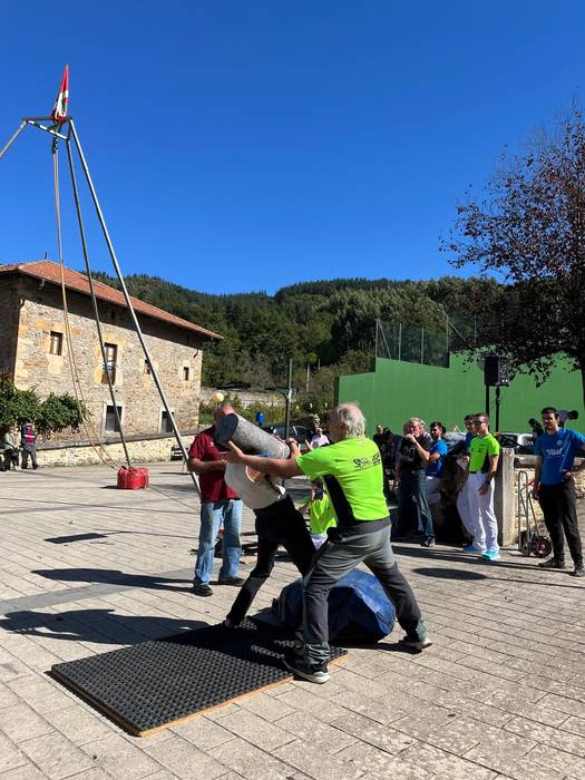 Herri kirolen artean omendu  8 1759173782135