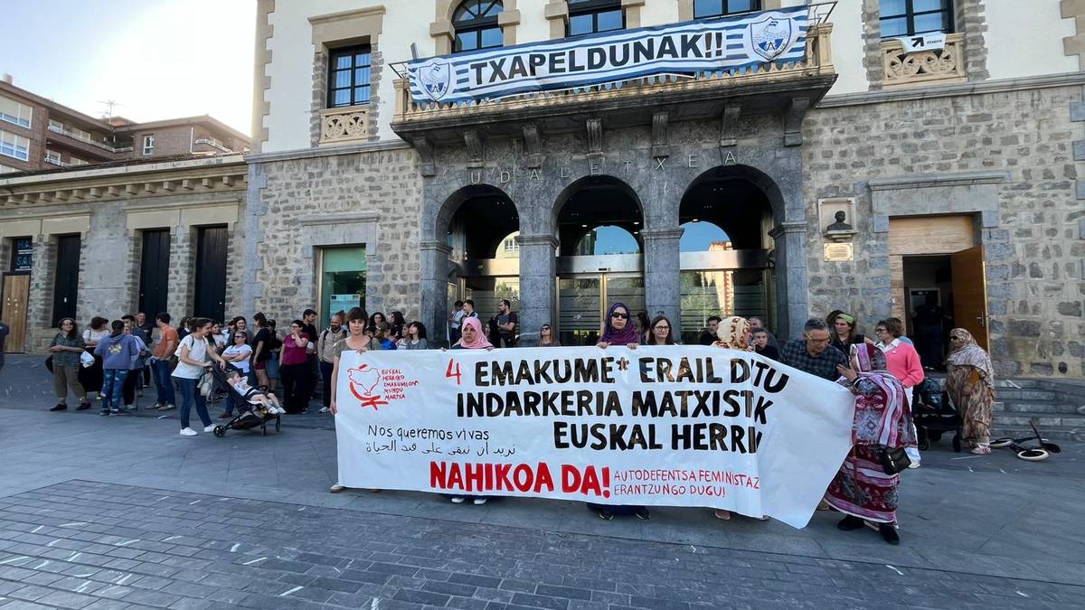 Arguedaseko hilketa matxista salatzeko mobilizazioak egin dituzte Aiaraldean