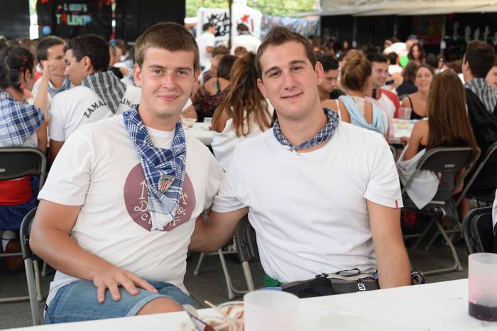 Aldai plaza txiki geratu da  147 1503895247567