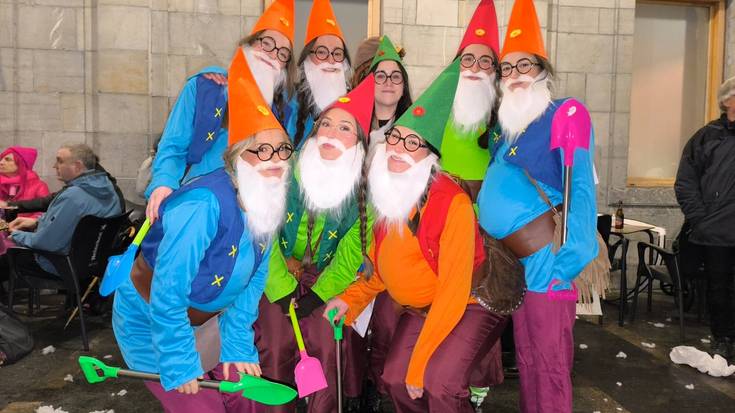 Foru plazako karparen aterpean ospatu dituzte inauteriak Urduñan