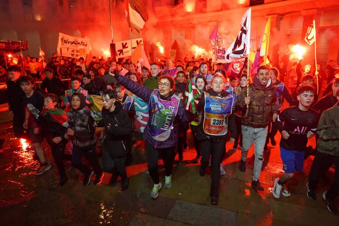 Aldarrikapenez eta pirotekni 191 1774615677297