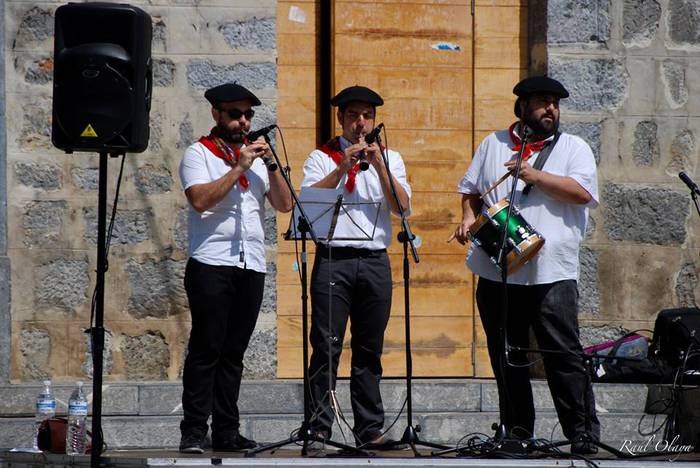 Dantza taldeak taldeak izan  223 1496057463418