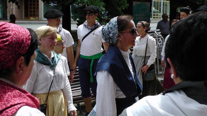 Dantza taldeak taldeak izan  66 1496052761814