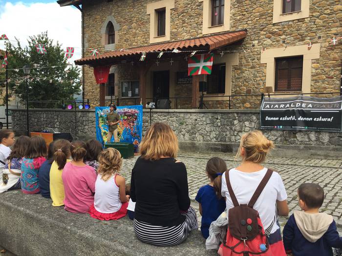 Auzokideez inguratuta piztu  4 1500054475935